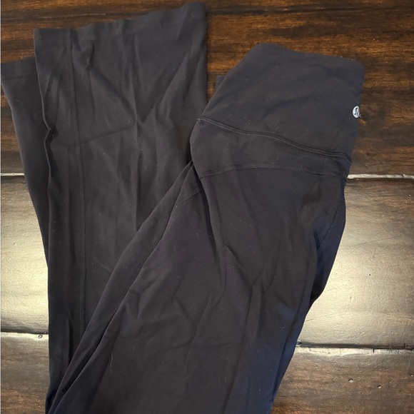 Women's Black Flared Pants Lululemon - Picture 3 of 3